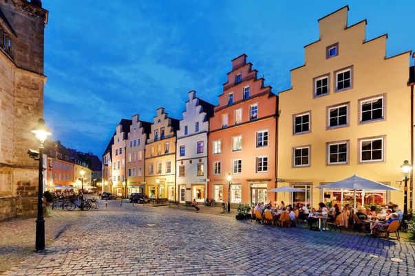 Historische Giebelhäuser mit Marktplatz in Osnabrück